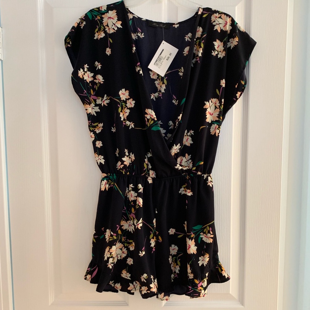 Shorts romper- NEW!